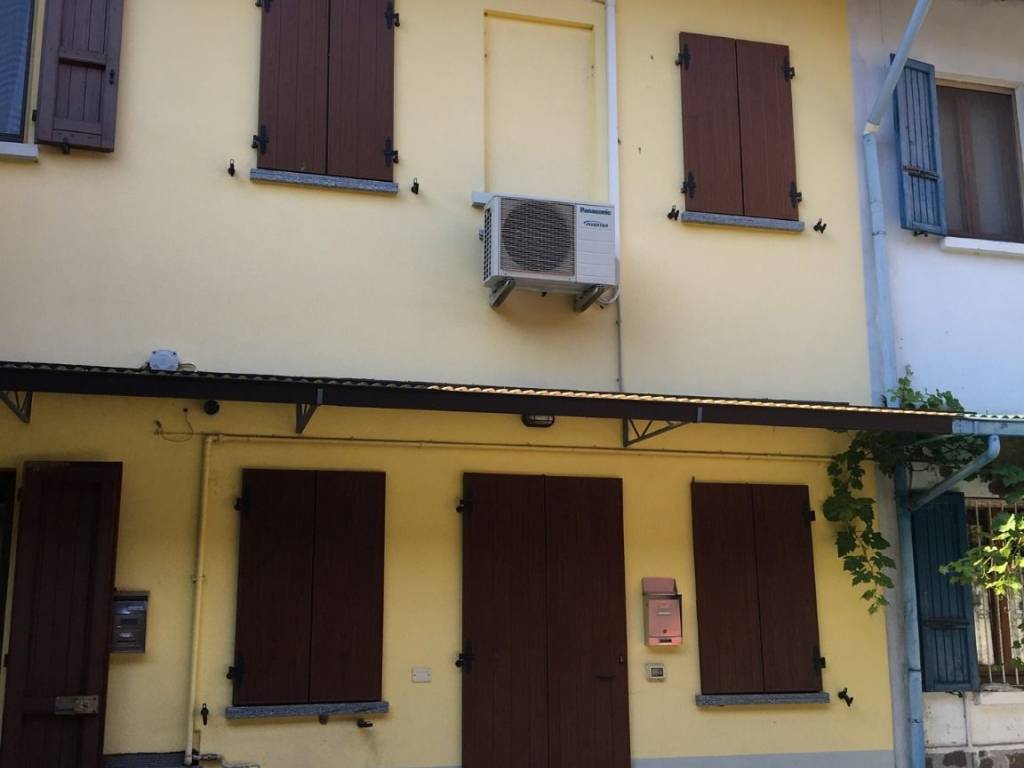 casa indipendente in vendita a Casalpusterlengo