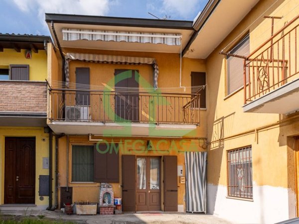 casa indipendente in vendita a Casalpusterlengo