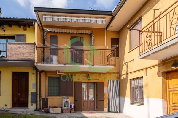 casa indipendente in vendita a Casalpusterlengo