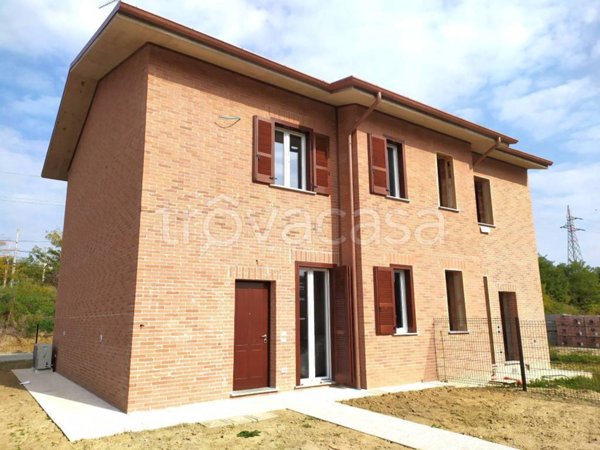 casa indipendente in vendita a Casalpusterlengo