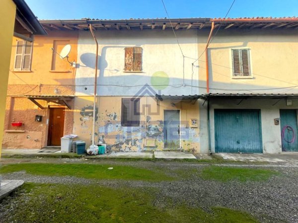 casa indipendente in vendita a Casalpusterlengo in zona Zorlesco