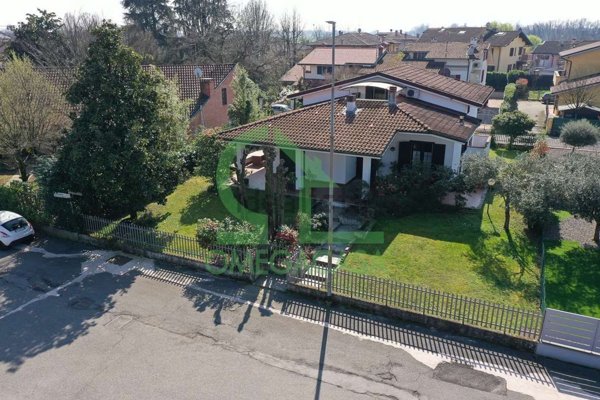 casa indipendente in vendita a Casalpusterlengo