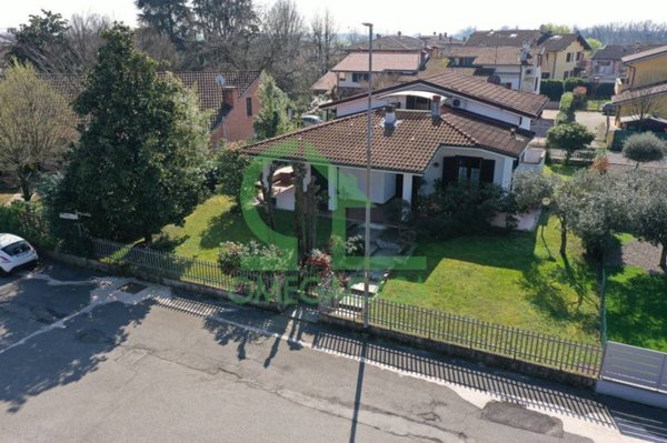 casa indipendente in vendita a Casalpusterlengo