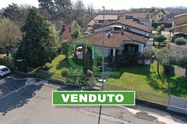 casa indipendente in vendita a Casalpusterlengo