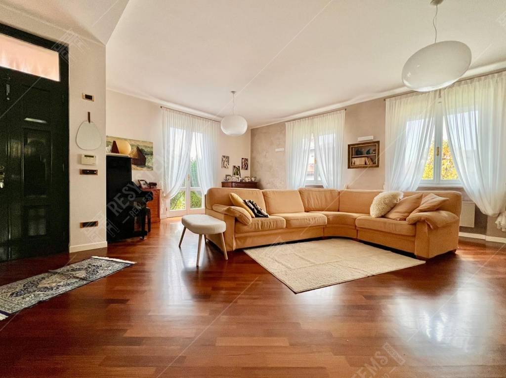 casa indipendente in vendita a Casalpusterlengo