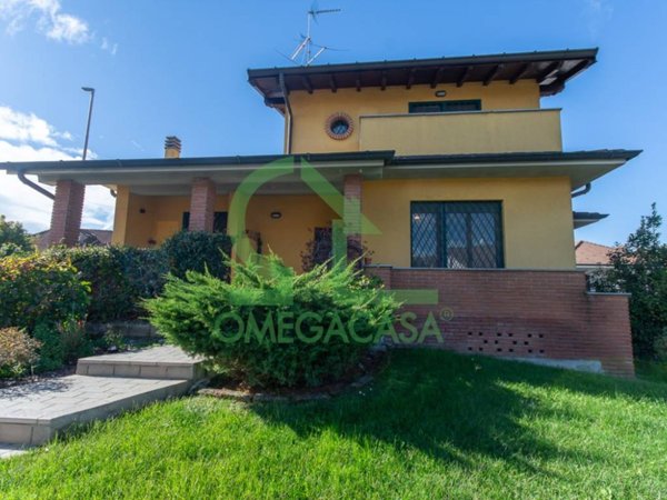 casa indipendente in vendita a Casalpusterlengo