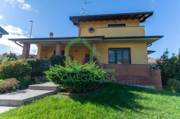 casa indipendente in vendita a Casalpusterlengo