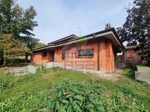 casa indipendente in vendita a Casalpusterlengo