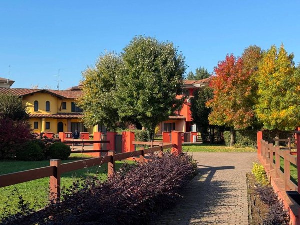 casa indipendente in vendita a Casalpusterlengo