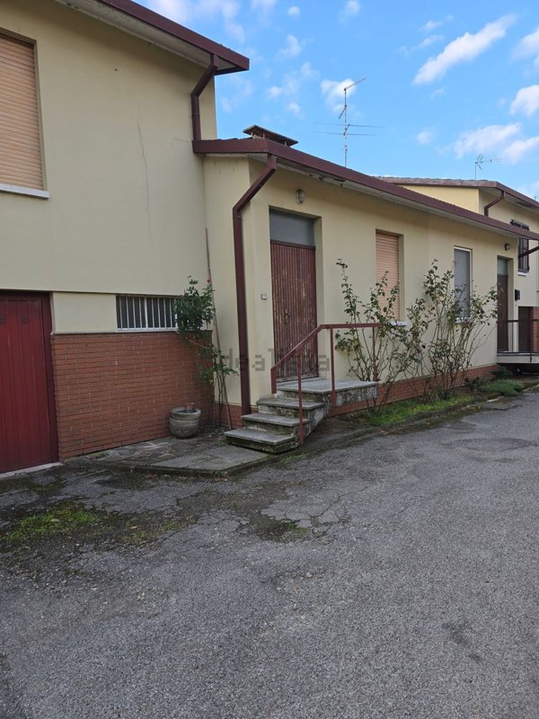 casa indipendente in vendita a Casalpusterlengo in zona Zorlesco