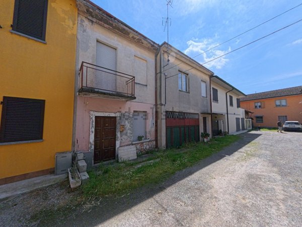 appartamento in vendita a Casalpusterlengo in zona Zorlesco