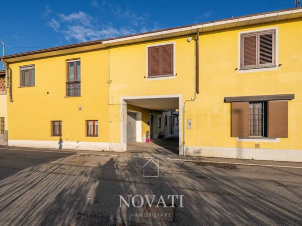 casa indipendente in vendita a Casalpusterlengo in zona Zorlesco