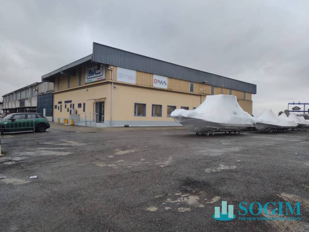 capannone in vendita a Casalpusterlengo