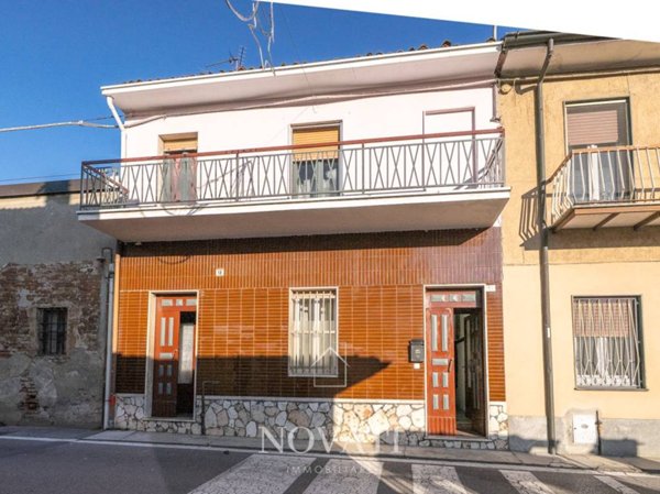 casa indipendente in vendita a Casalpusterlengo in zona Zorlesco