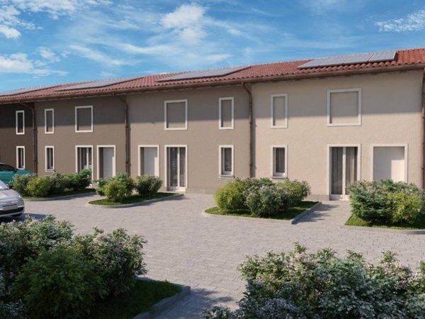 casa indipendente in vendita a Casalpusterlengo