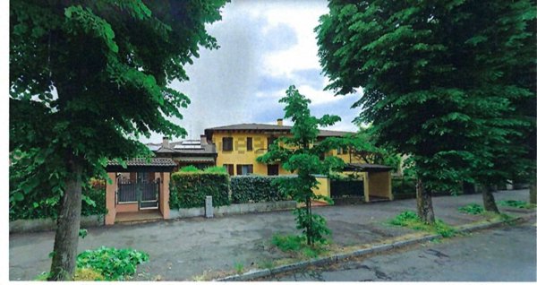 casa indipendente in vendita a Casalpusterlengo