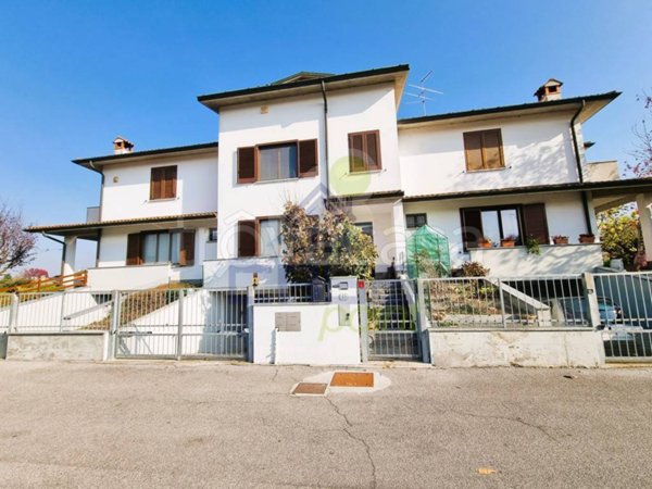 casa indipendente in vendita a Casalpusterlengo