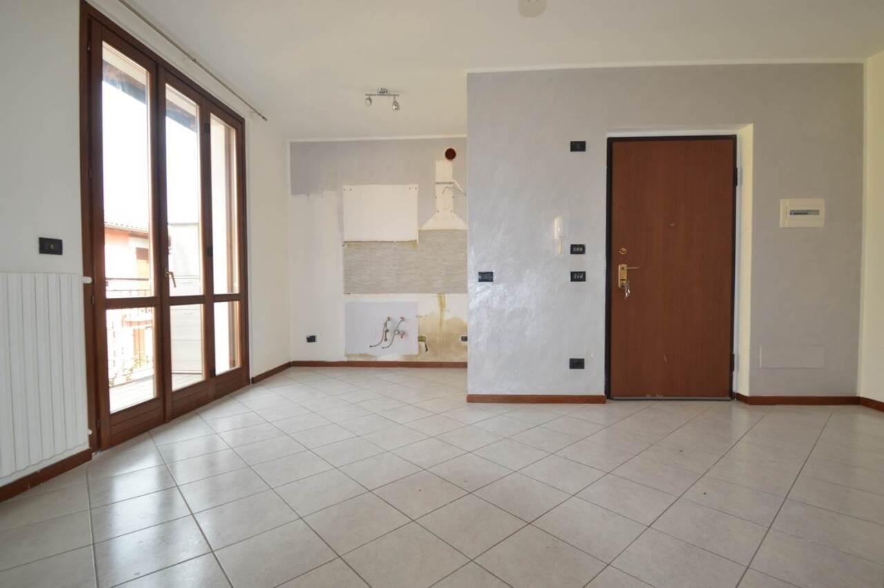 appartamento in vendita a Casalpusterlengo in zona Zorlesco