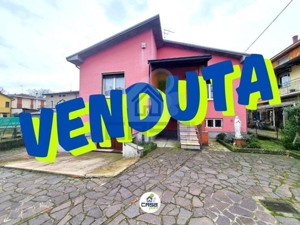casa indipendente in vendita a Casalpusterlengo