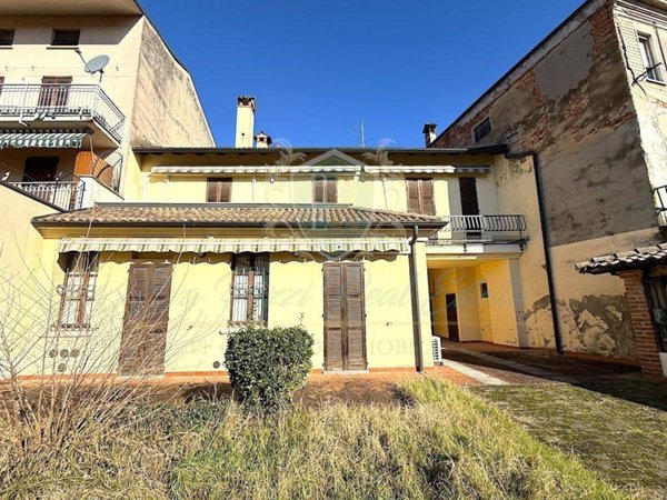casa indipendente in vendita a Casalpusterlengo