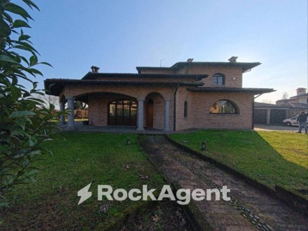 casa indipendente in vendita a Casalpusterlengo