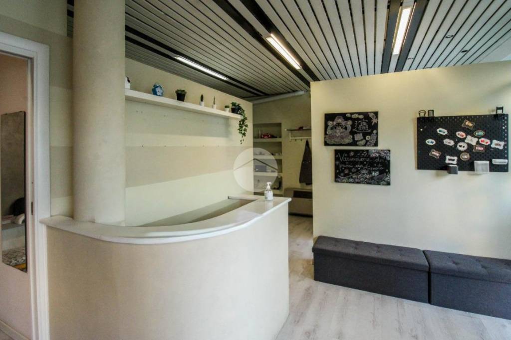 negozio in vendita a Casalpusterlengo in zona Zorlesco