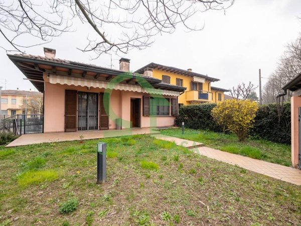 casa indipendente in vendita a Casalpusterlengo