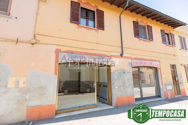 locale commerciale in vendita a Casalpusterlengo