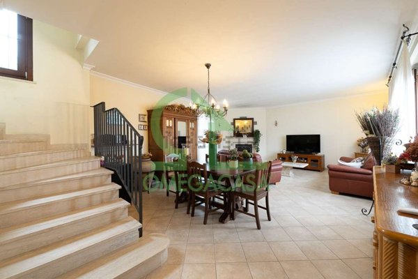 casa indipendente in vendita a Casalpusterlengo