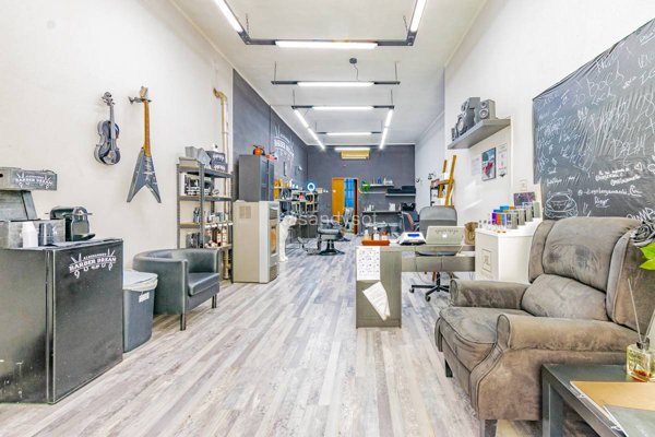 negozio in vendita a Casalpusterlengo