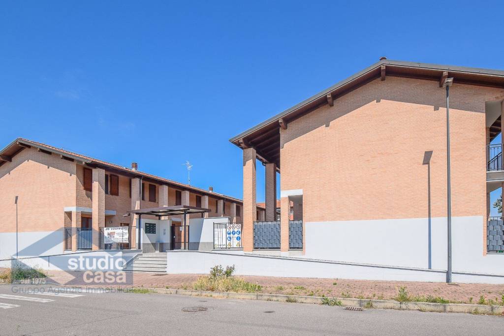 casa indipendente in vendita a Casalpusterlengo
