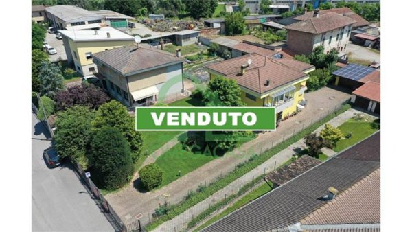casa indipendente in vendita a Casalpusterlengo in zona Zorlesco