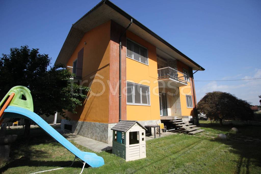 casa indipendente in vendita a Casalpusterlengo