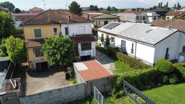 casa indipendente in vendita a Casalpusterlengo
