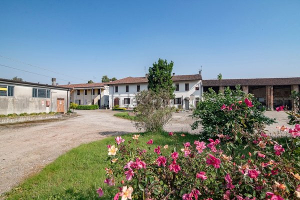 casale in vendita a Casalpusterlengo