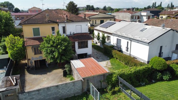 casa indipendente in vendita a Casalpusterlengo