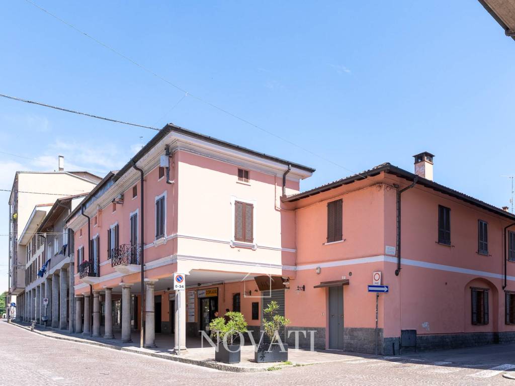 intera palazzina in vendita a Casalpusterlengo