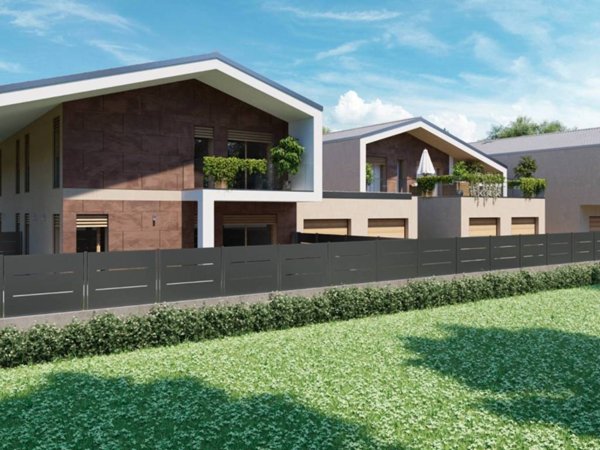 casa indipendente in vendita a Casalpusterlengo