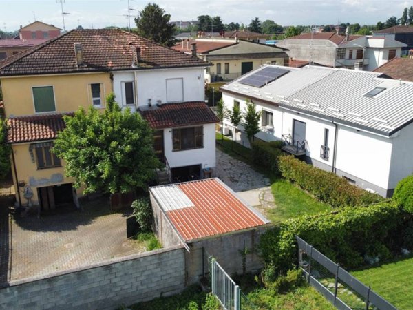 casa indipendente in vendita a Casalpusterlengo