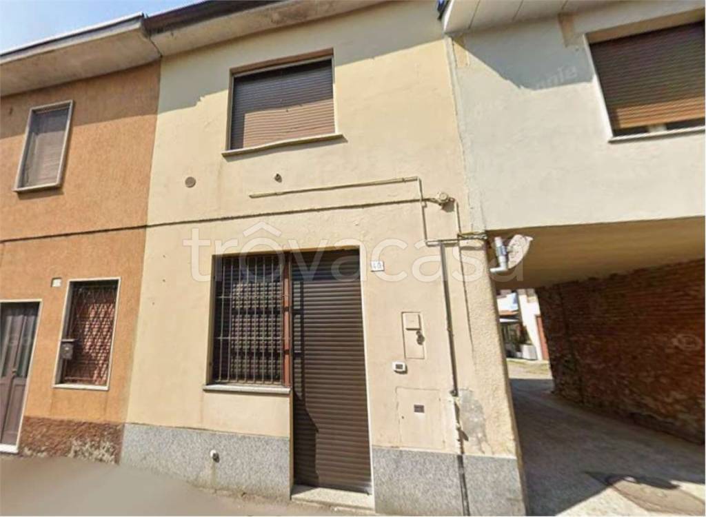 casa indipendente in vendita a Casalpusterlengo