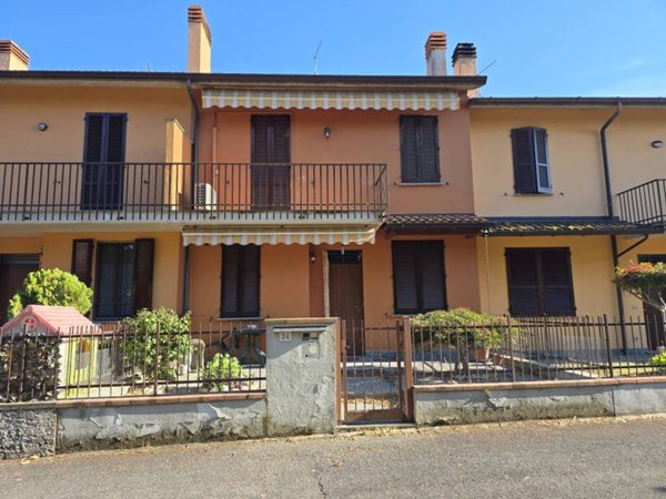 casa indipendente in vendita a Casalpusterlengo in zona Zorlesco