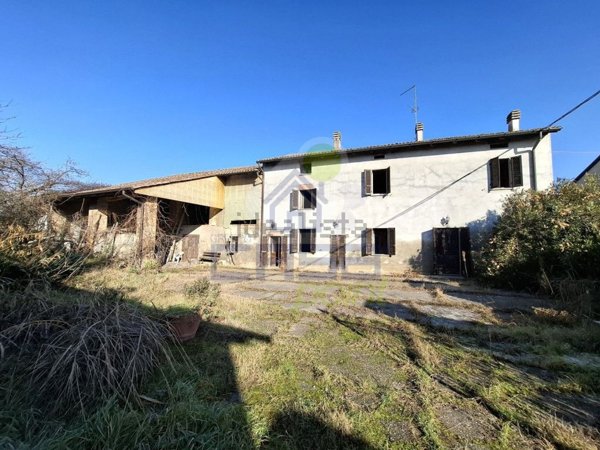 esavano in vendita a Caselle Landi