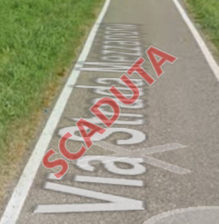 locale commerciale in vendita a Caselle Landi