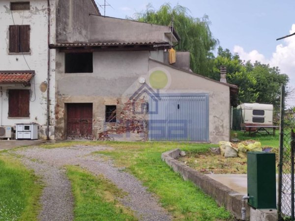 casa indipendente in vendita a Caselle Landi