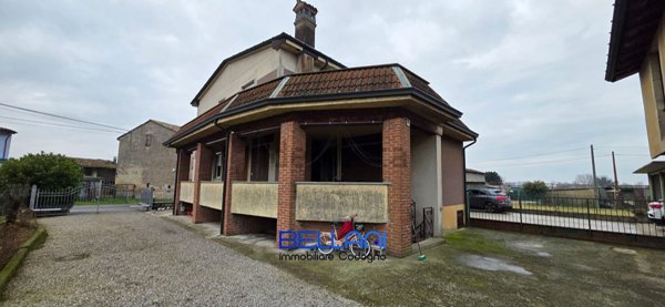 quadrivano in vendita a Caselle Landi