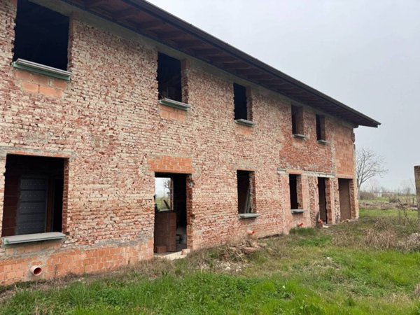 casa indipendente in vendita a Caselle Landi