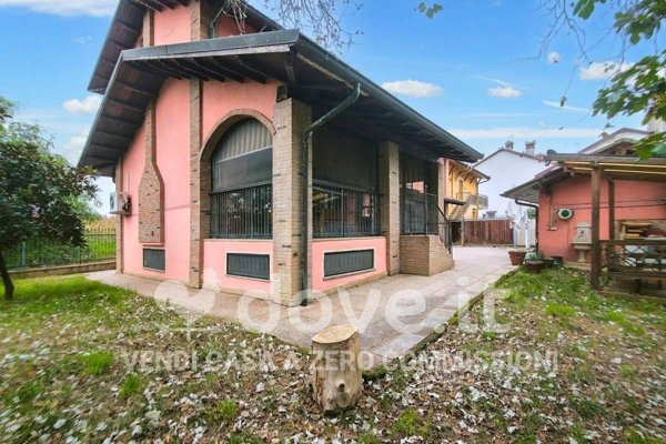 casa indipendente in vendita a Caselle Lurani