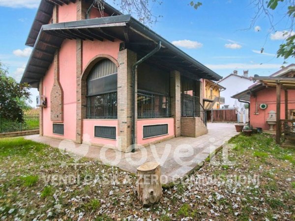 casa indipendente in vendita a Caselle Lurani