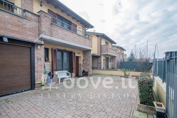 casa indipendente in vendita a Caselle Lurani