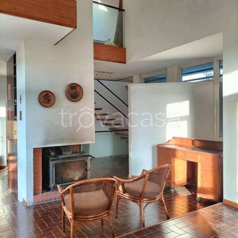 casa indipendente in vendita a Caselle Lurani in zona Calvenzano